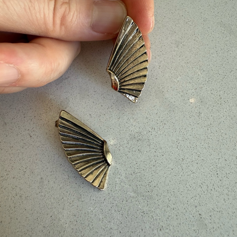 Lulu Frost Earrings - Picture 3 of 4